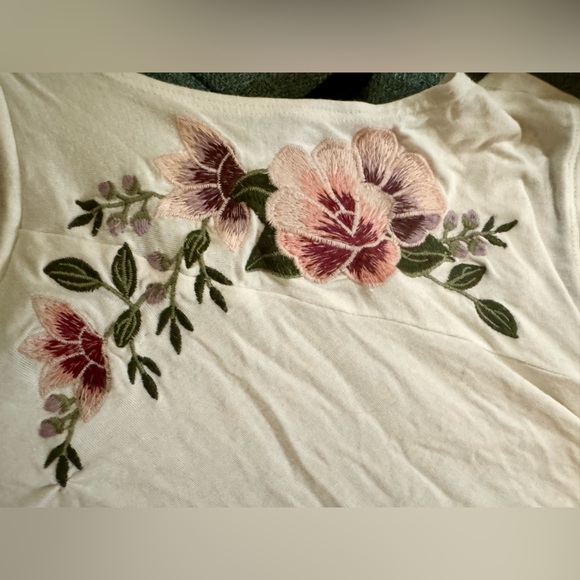 AE Soft & Sexy Embroidered Top S White - Picture 5 of 7
